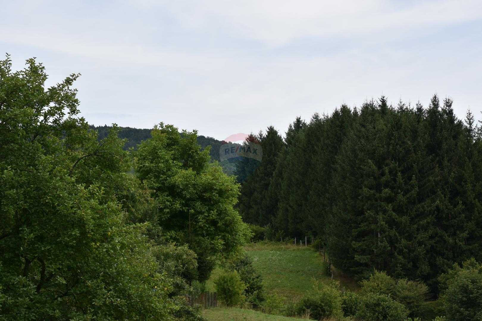 Terre dans Vrbovsko, Primorsko-Goranska Zupanija 12034976