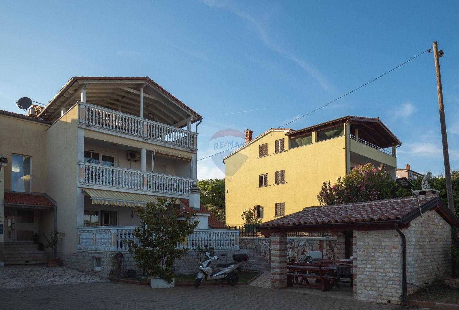 Hus i Pomer, Istarska Zupanija 12035000