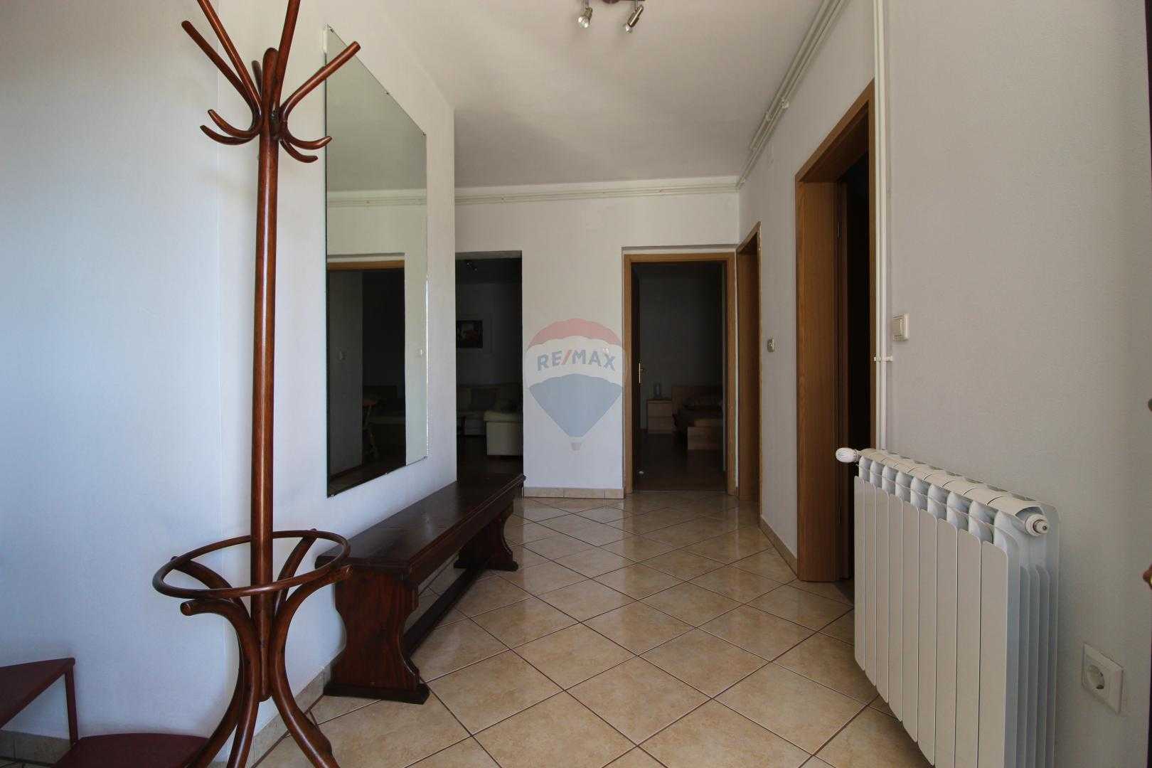 σπίτι σε Pula, Istarska županija 12035044