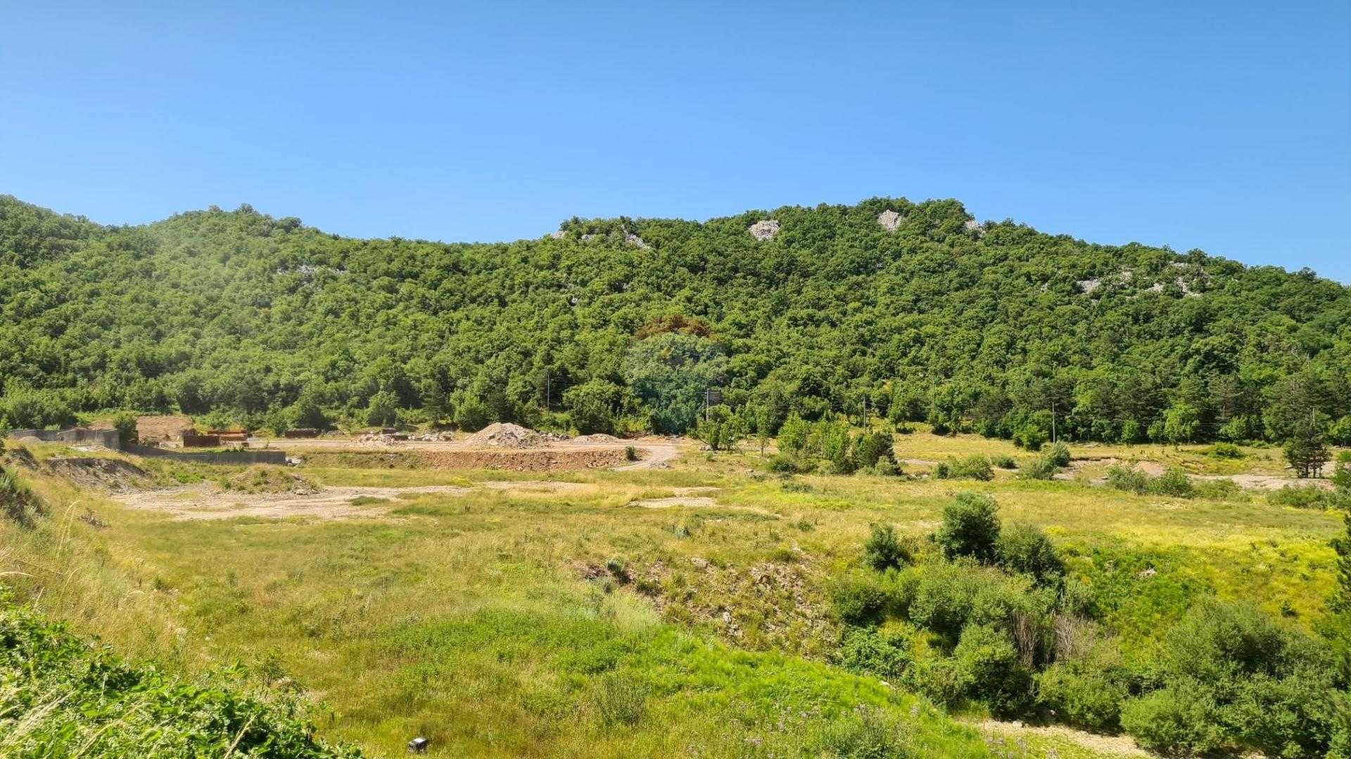 Tanah di Cavle, Primorsko-Goranska Zupanija 12035057