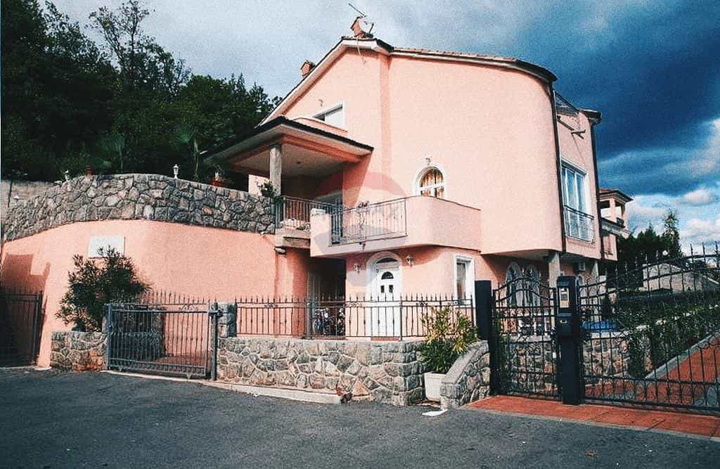 жилой дом в Ičići, Primorsko-goranska županija 12035164