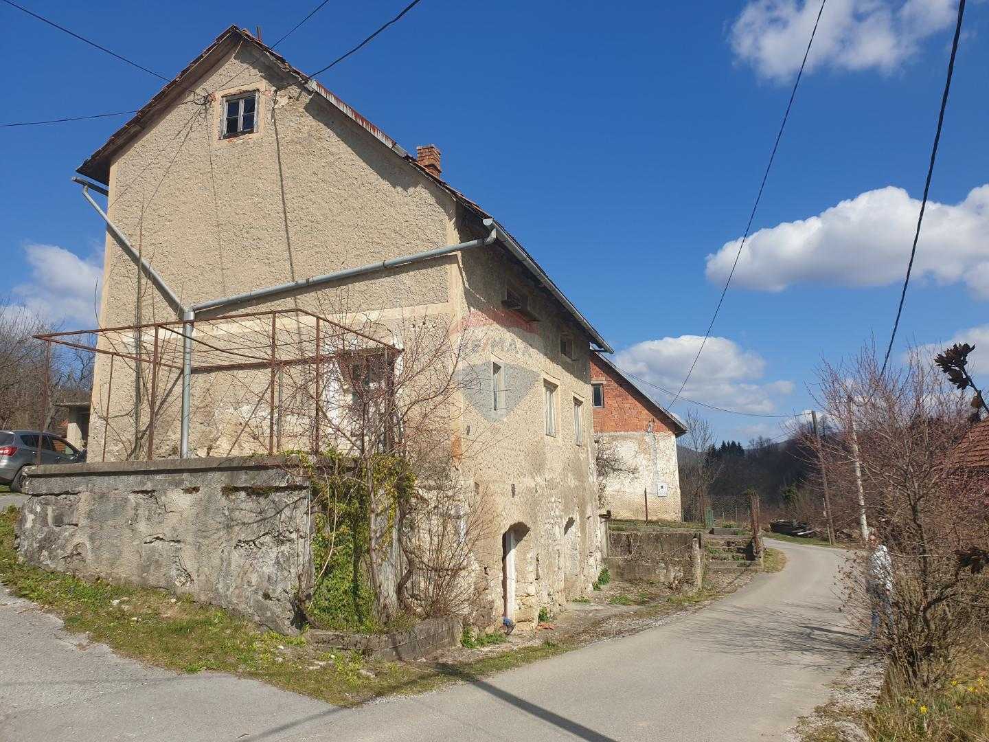 casa en Vrbovsko, Primorsko-Goranska Županija 12035307