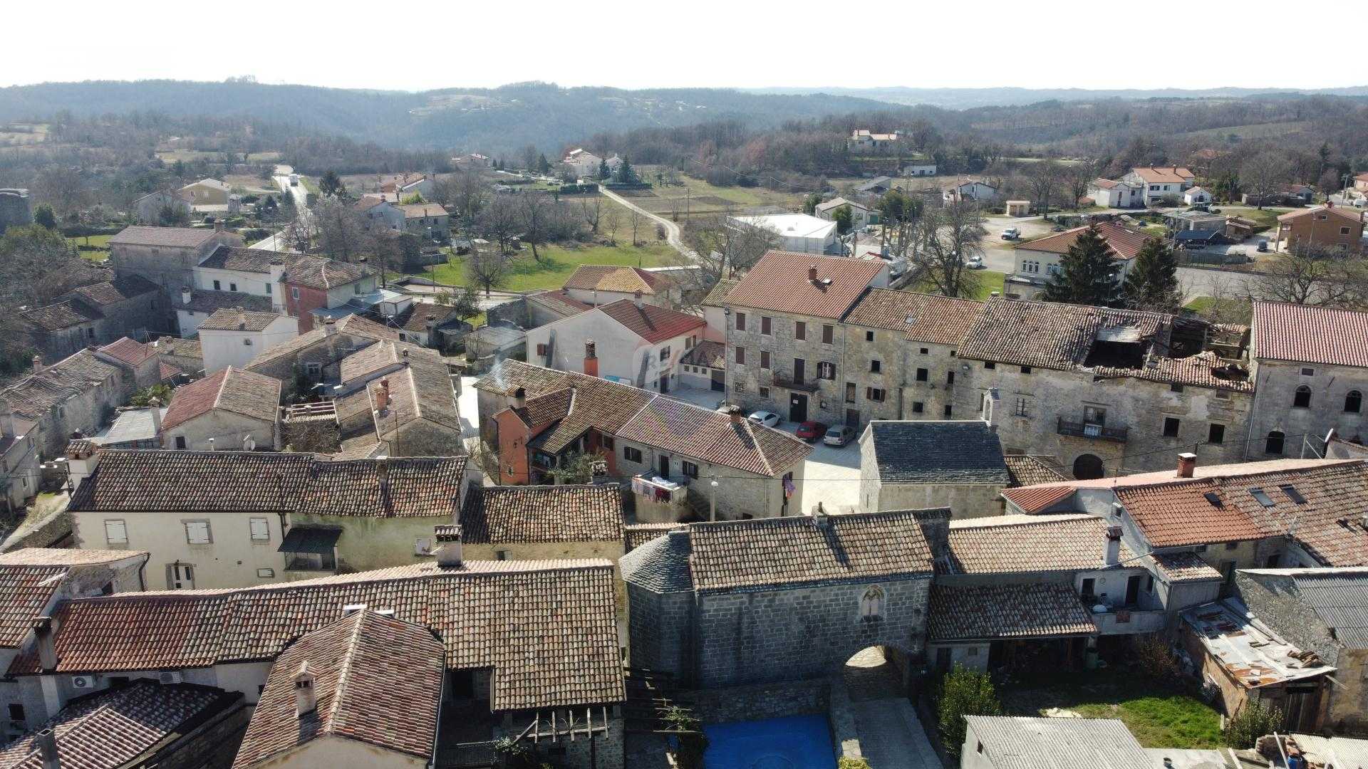 بيت في Gračišće, Istarska županija 12035361