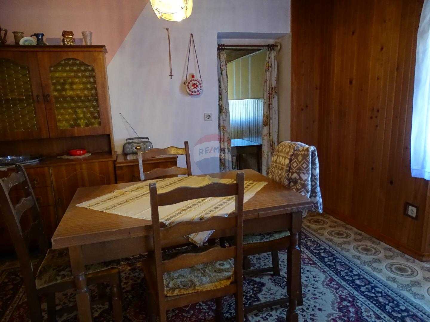 房子 在 Vrbovsko, Primorsko-goranska županija 12035370