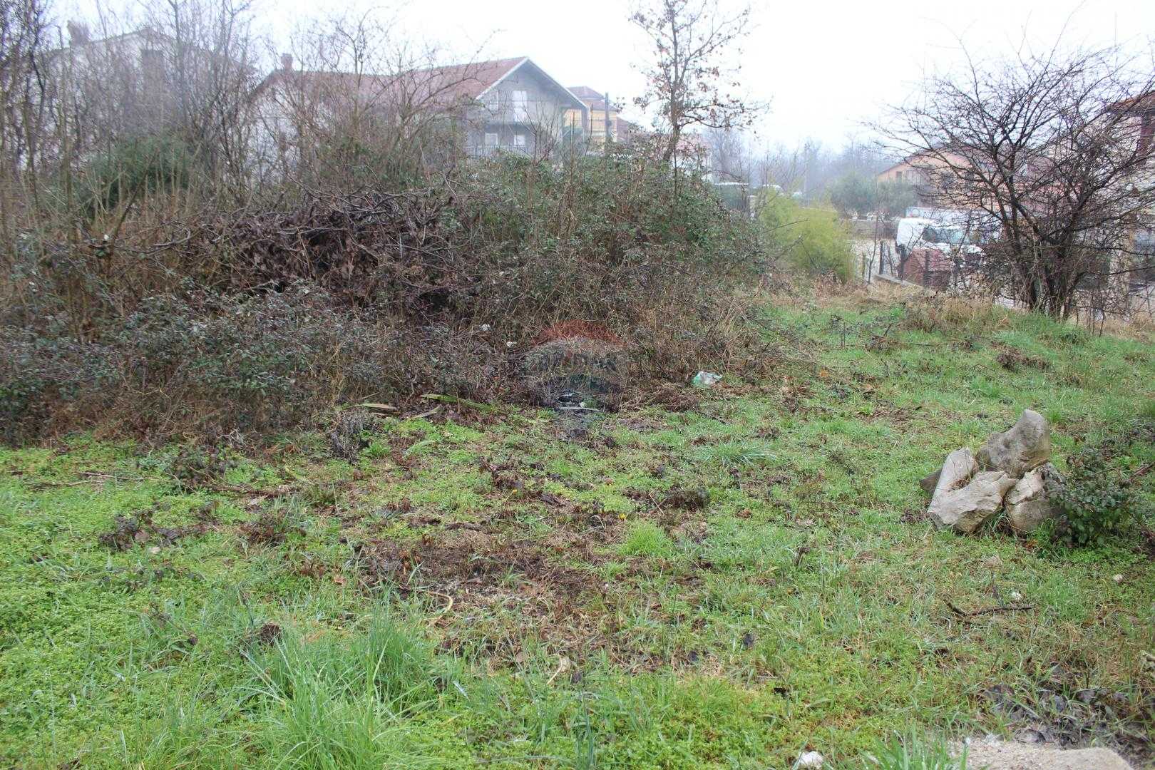 Terre dans Viskovo, Primorsko-Goranska Zupanija 12035383