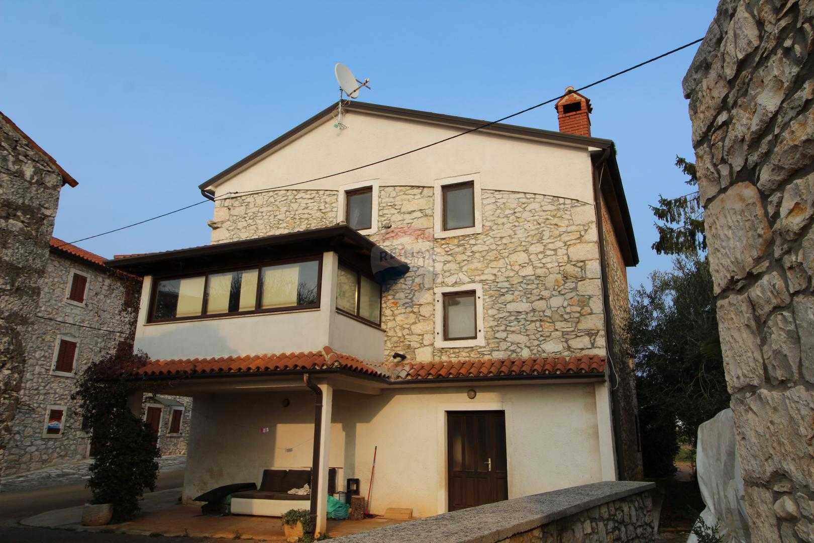 집 에 Brtonigla, Istarska županija 12035390