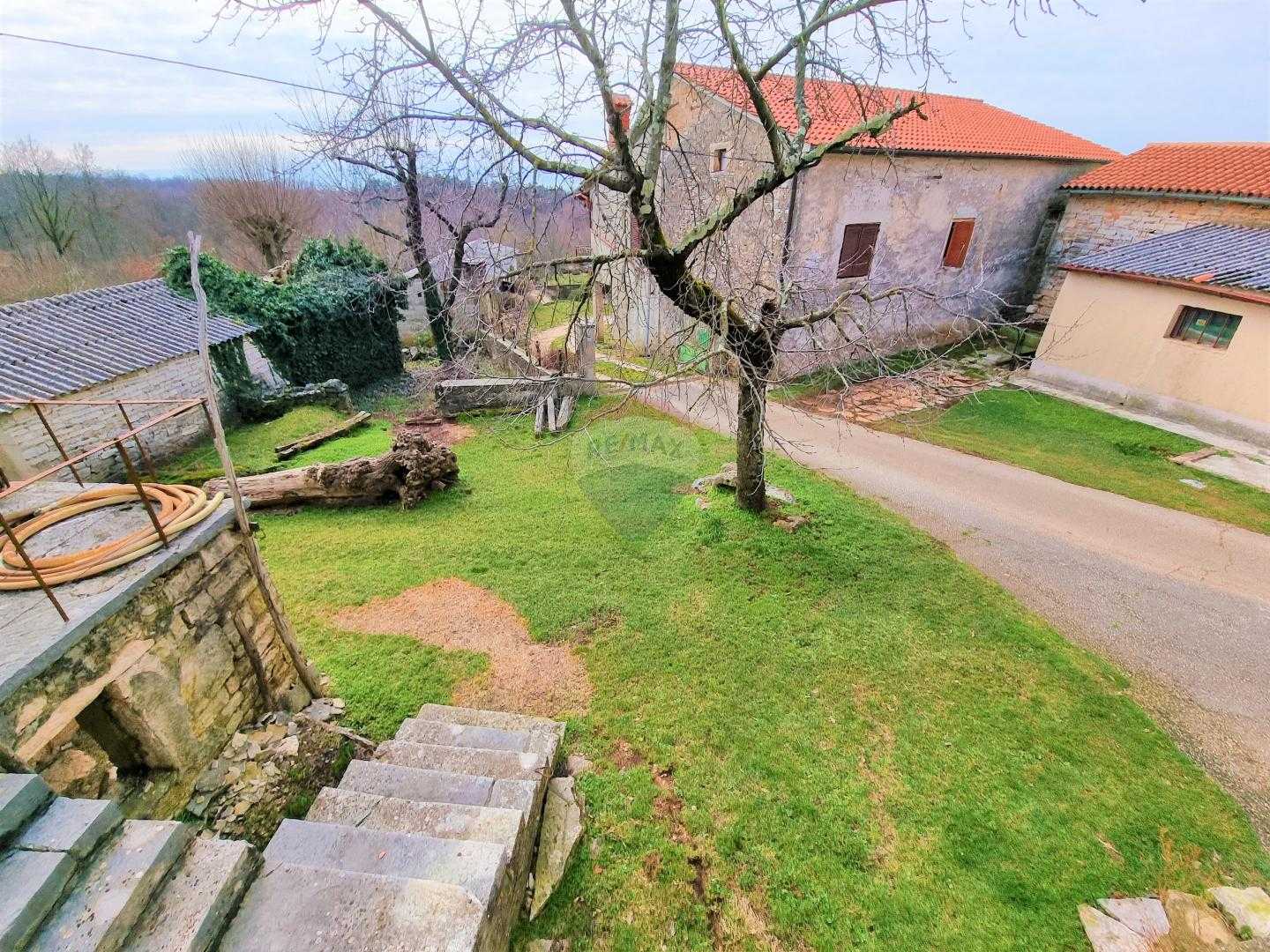 House in Sveti Petar u Sumi, Istarska Zupanija 12035405