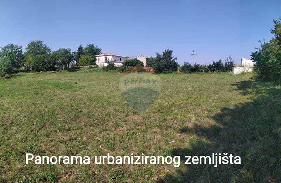 Land in Tinjan, Istarska Zupanija 12035418