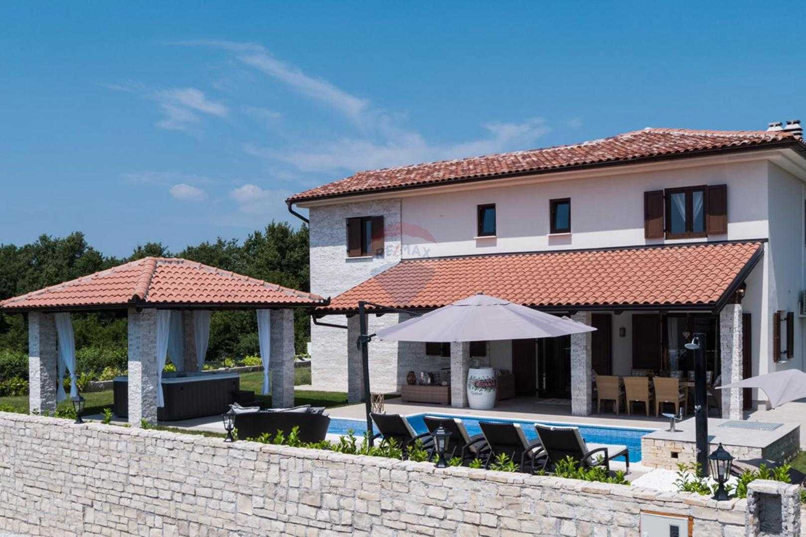House in Visnjan, Istarska Zupanija 12035498