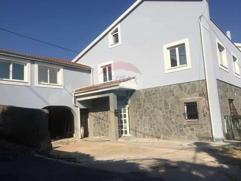 房子 在 里耶卡, 滨海边疆区-山区祖帕尼娅 12035530