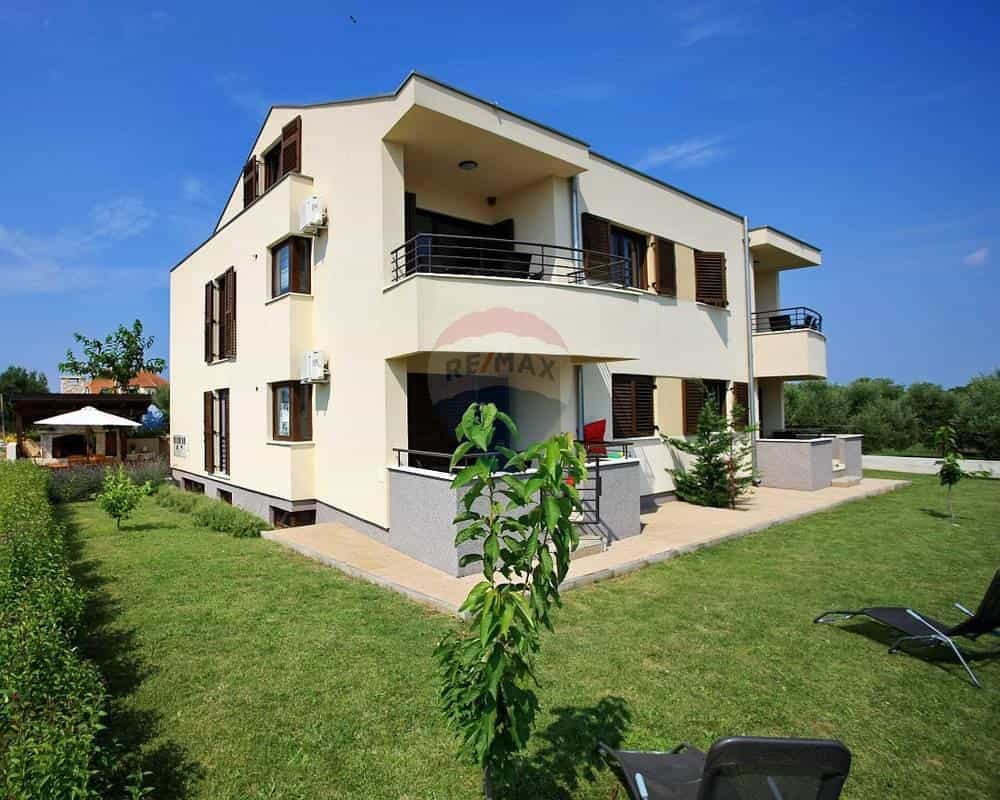 casa en Bibinje, Zadarska Zupanija 12035543