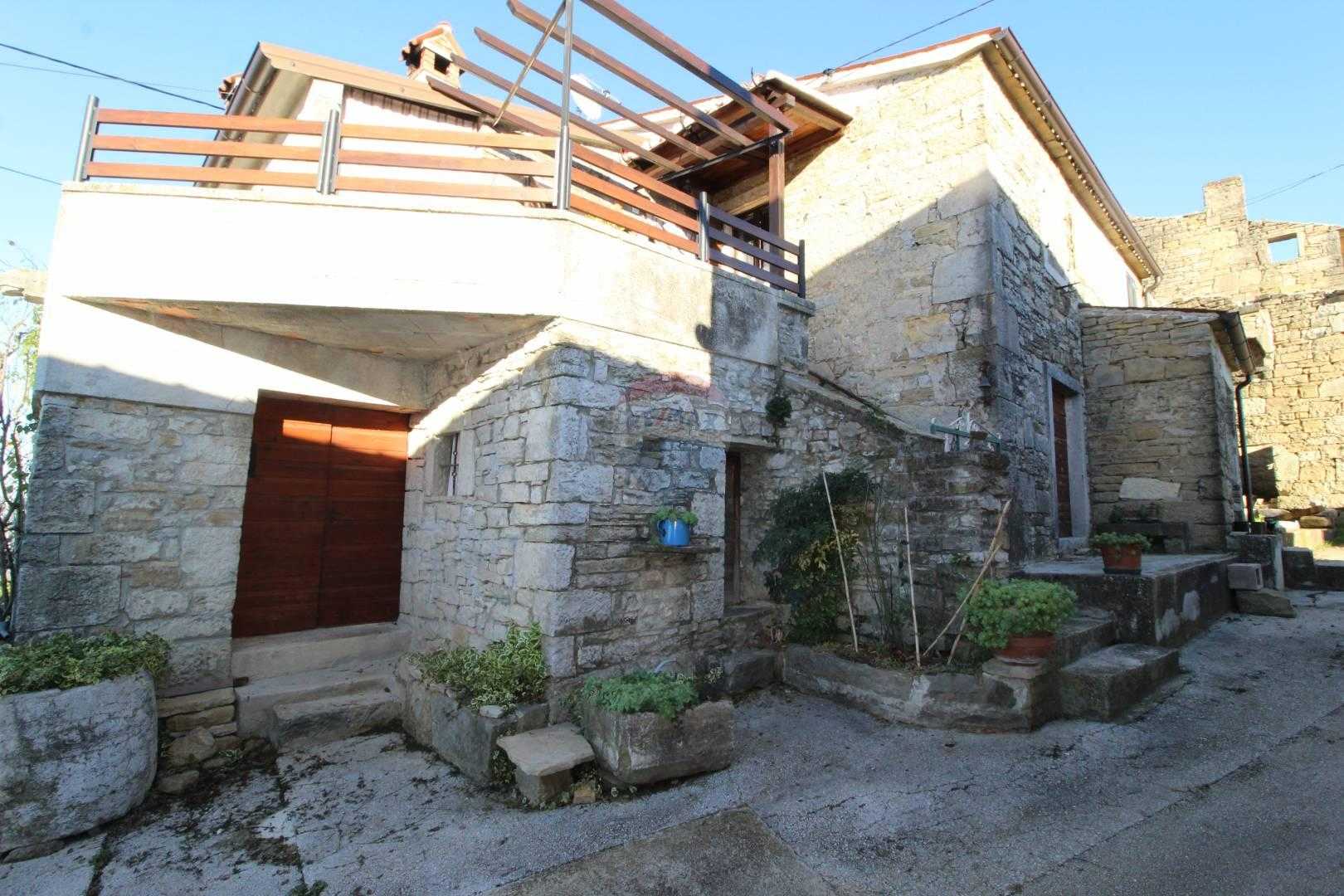 Dom w Zminj, Istarska Zupanija 12035604