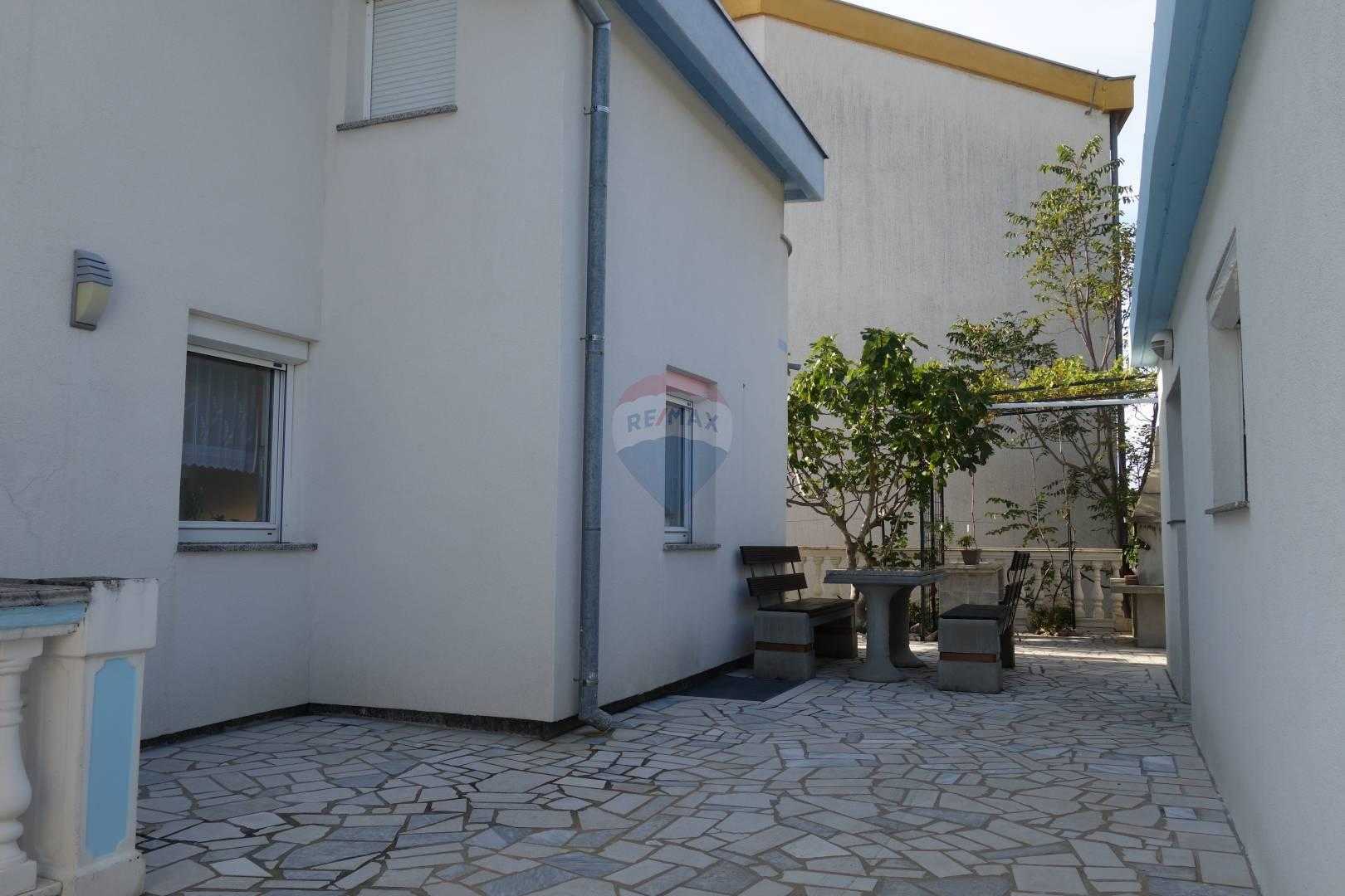 σπίτι σε Crikvenica, Primorsko-goranska županija 12035641