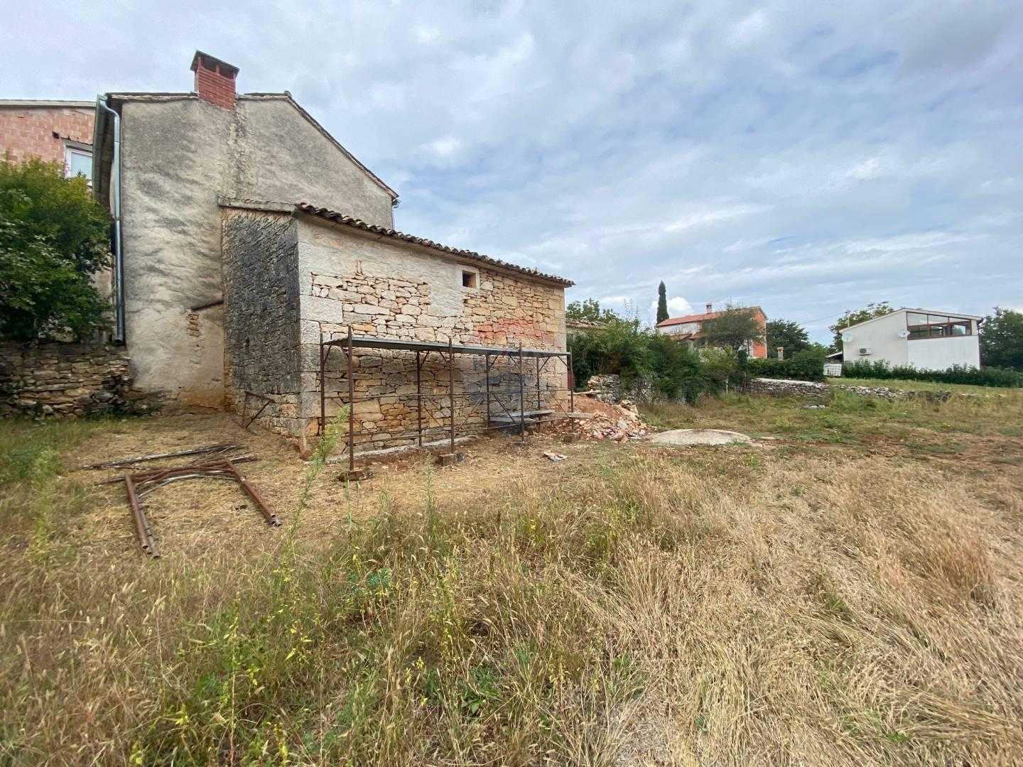 House in Karojba, Istarska Zupanija 12035688