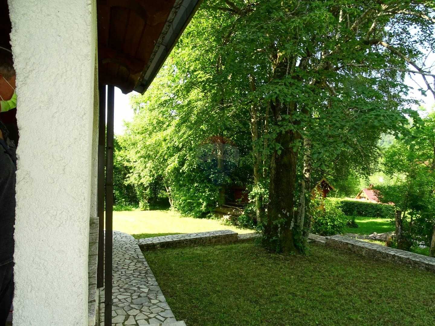 房子 在 Fužine, Primorsko-goranska županija 12035756