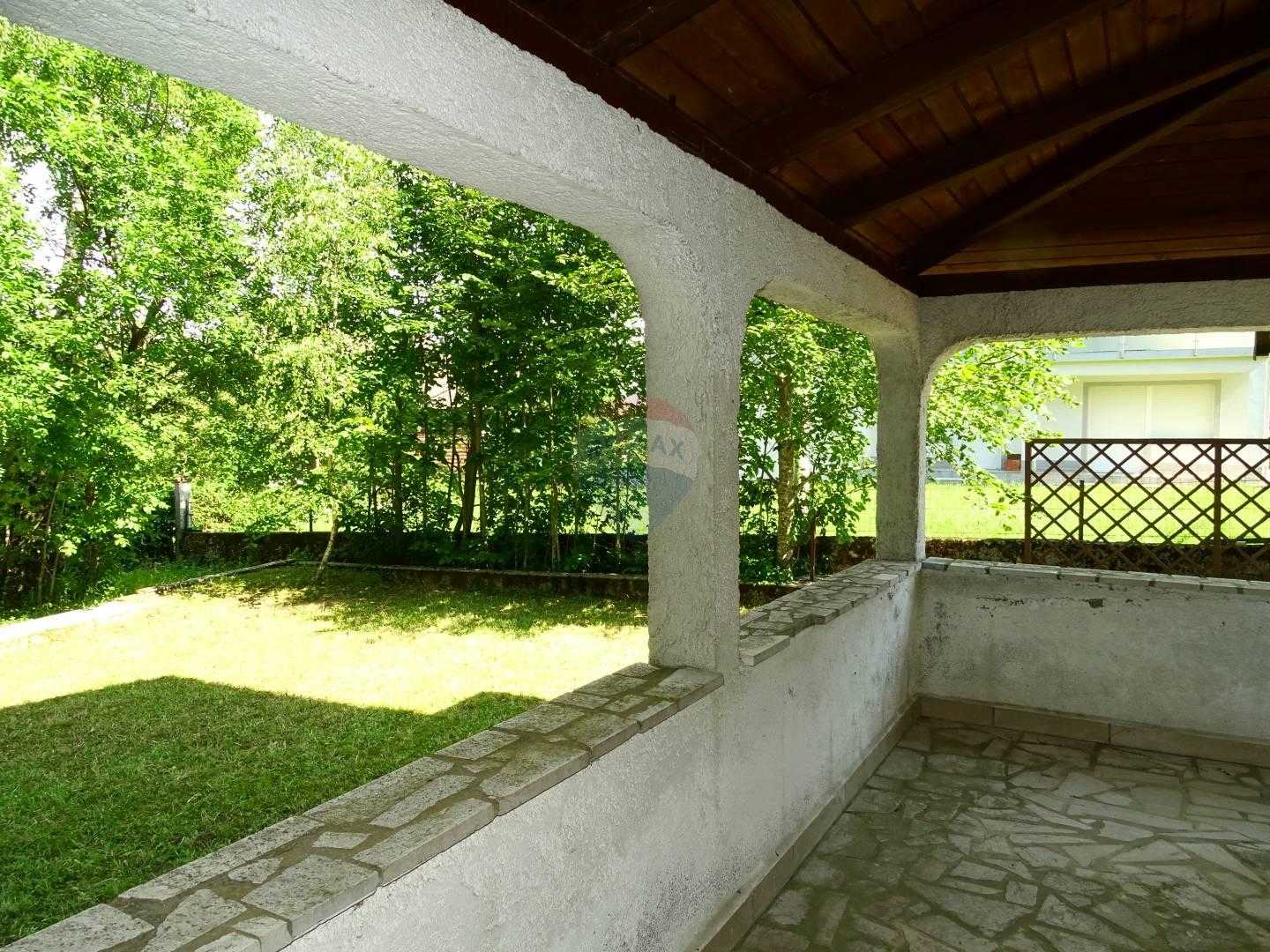 بيت في Fuzine, Primorsko-Goranska Zupanija 12035756