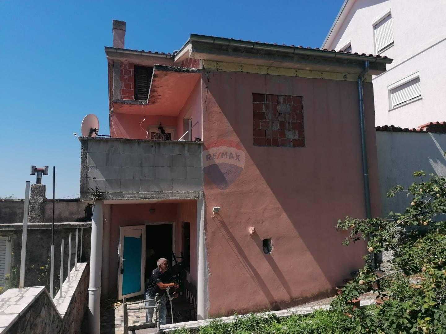 rumah dalam Bribir, Primorsko-goranska županija 12035764