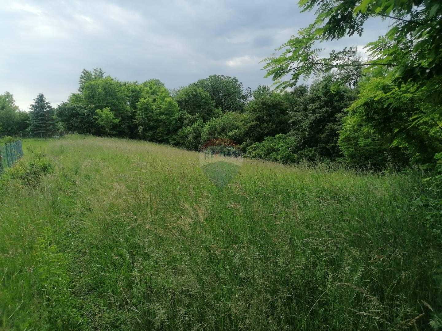 Tanah dalam Stenjevec, Zagreb, Grad 12035834
