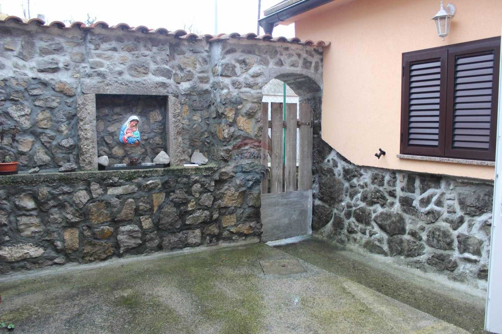 House in Klana, Primorsko-goranska županija 12035956