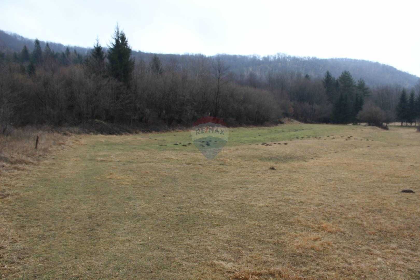 Terre dans Klana, Primorsko-Goranska Zupanija 12035957