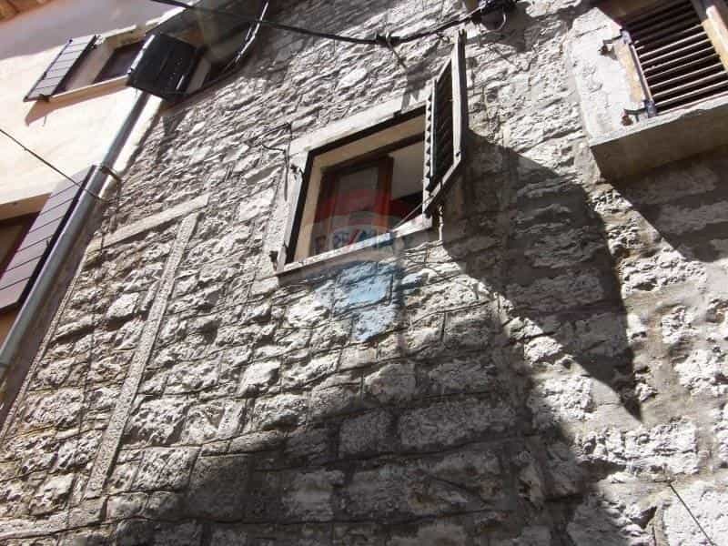 rumah dalam Bale, Istarska Zupanija 12035974