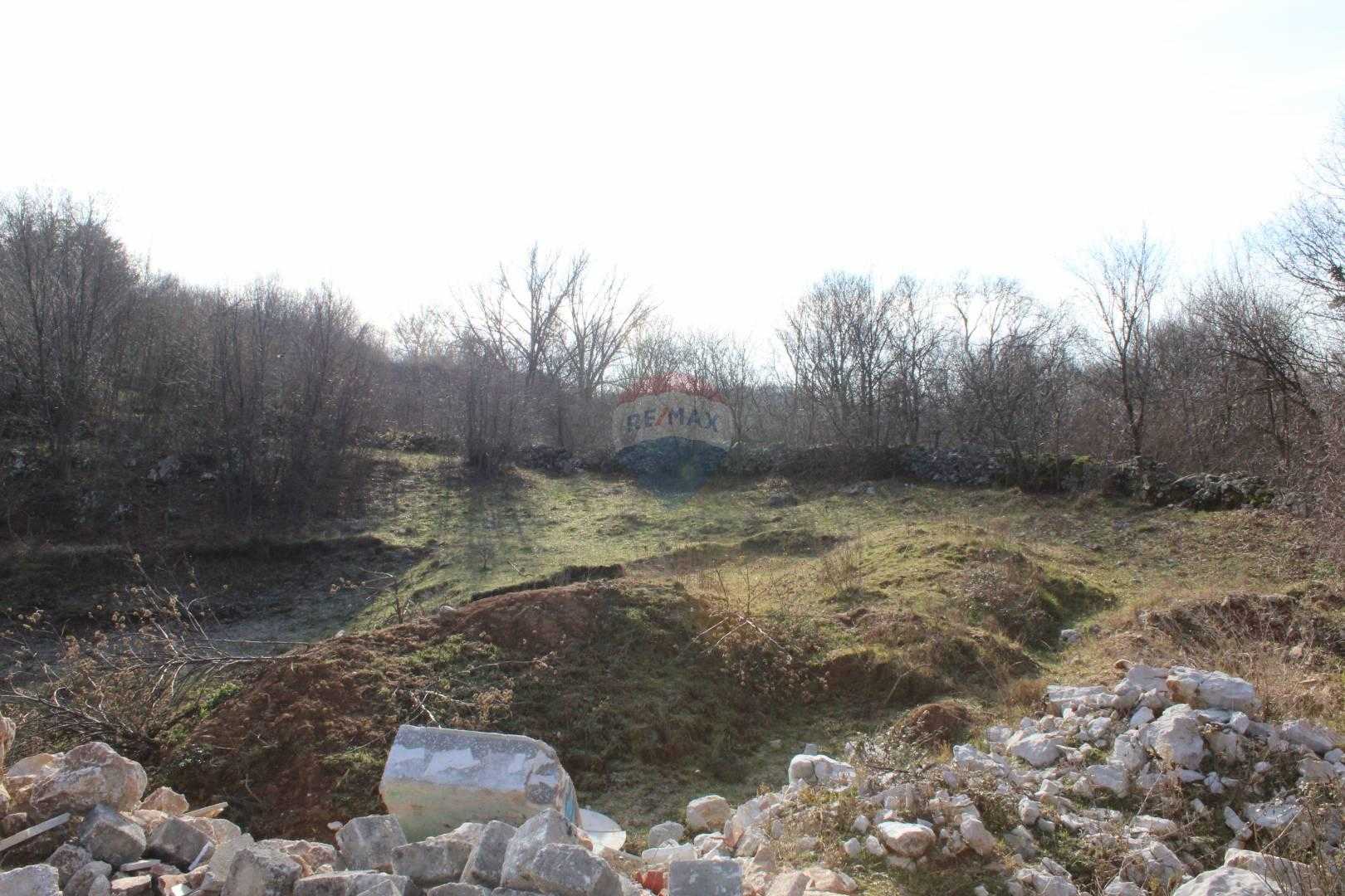 土地 在 Jelenje, Primorsko-Goranska Zupanija 12035992