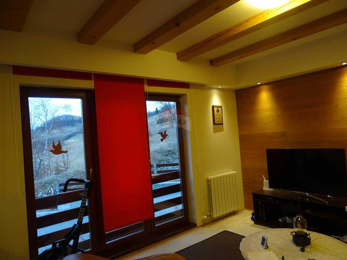 casa en Begovo Razdolje, Primorsko-goranska županija 12036007