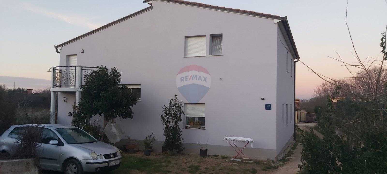 House in Pula, Istarska županija 12036010