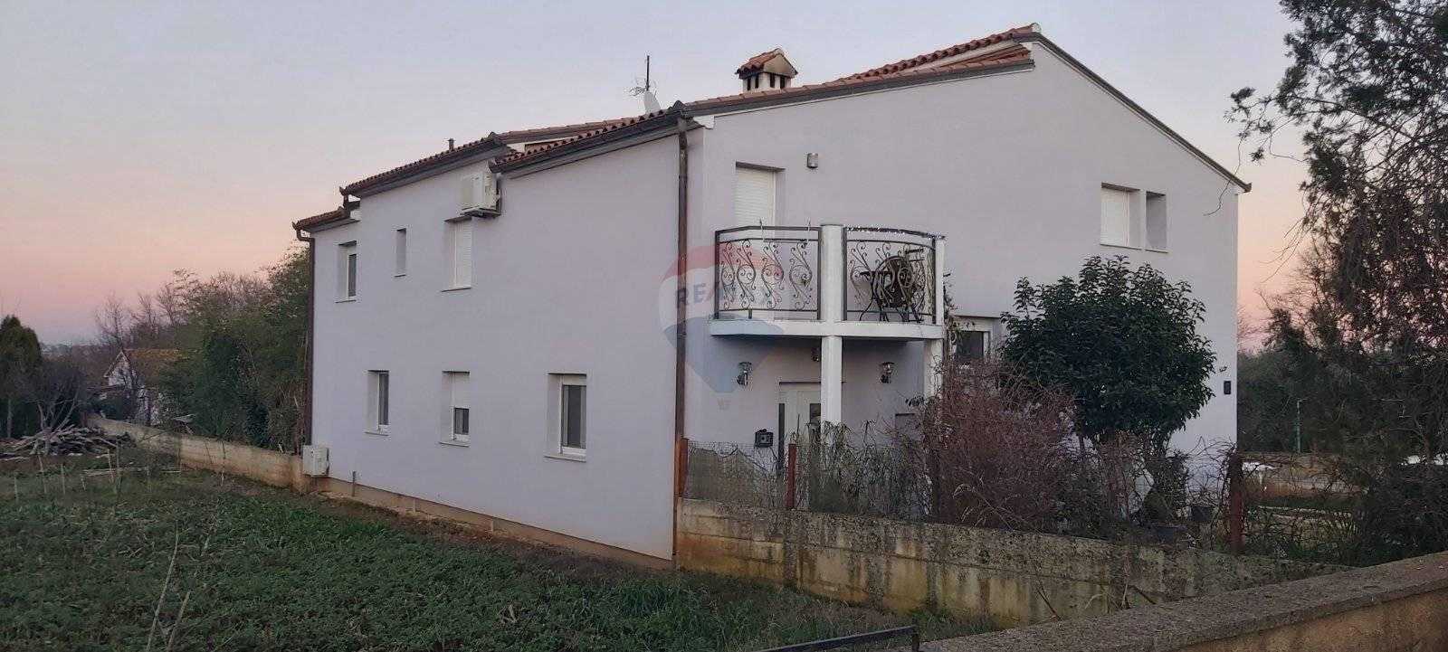 House in Pula, Istarska županija 12036010