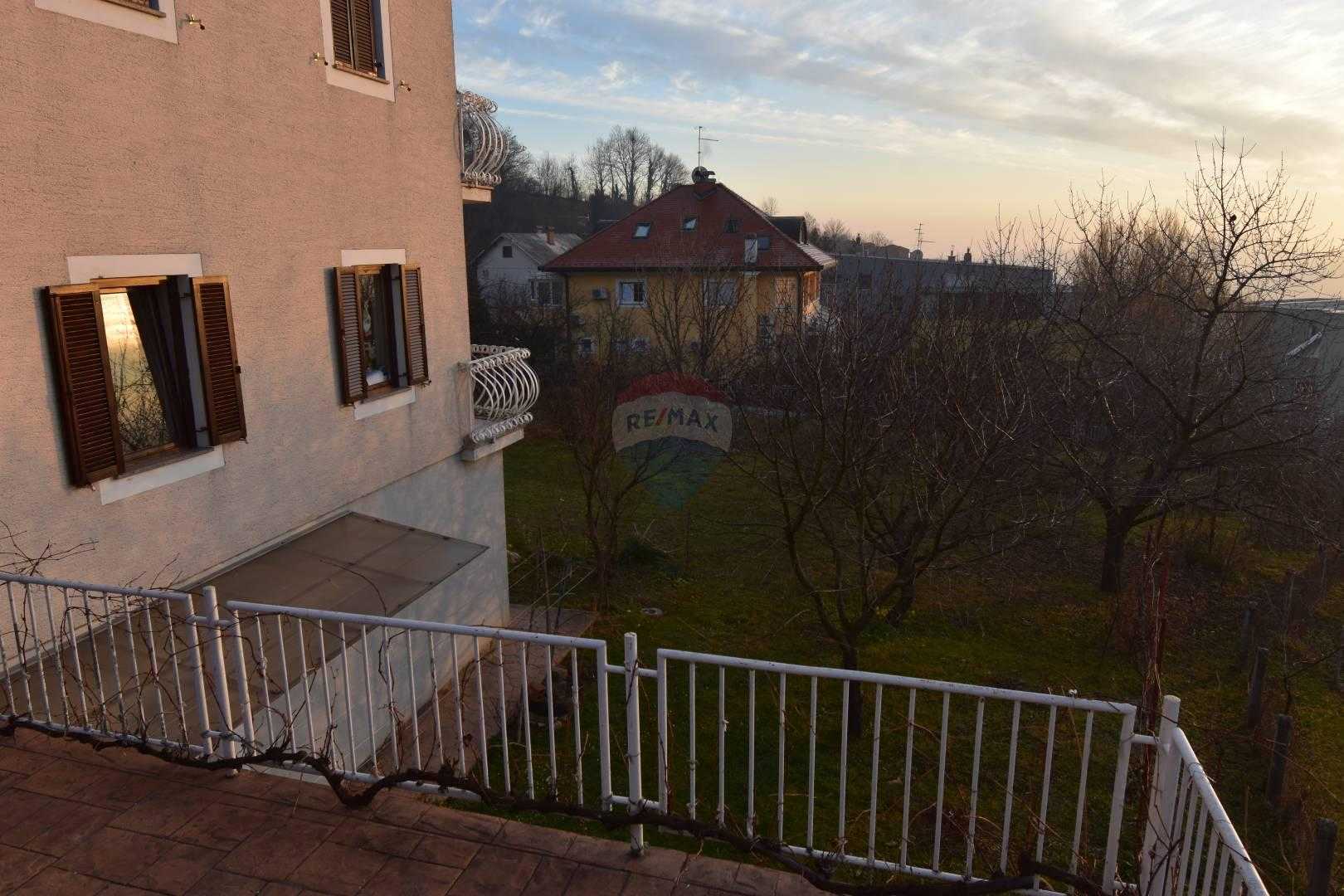 Rumah di Zagreb,  12036011