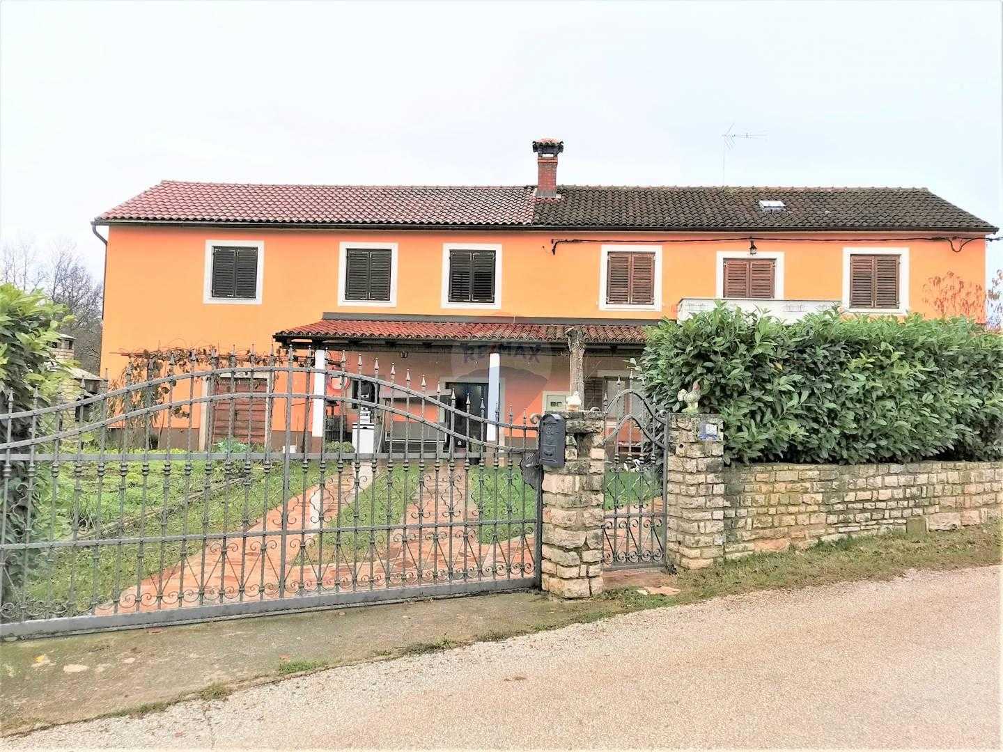 σπίτι σε Γκρόζνιαν, Istarska Zupanija 12036033