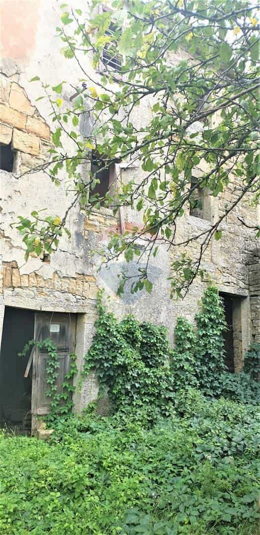 жилой дом в Kućibreg, Istarska županija 12036122