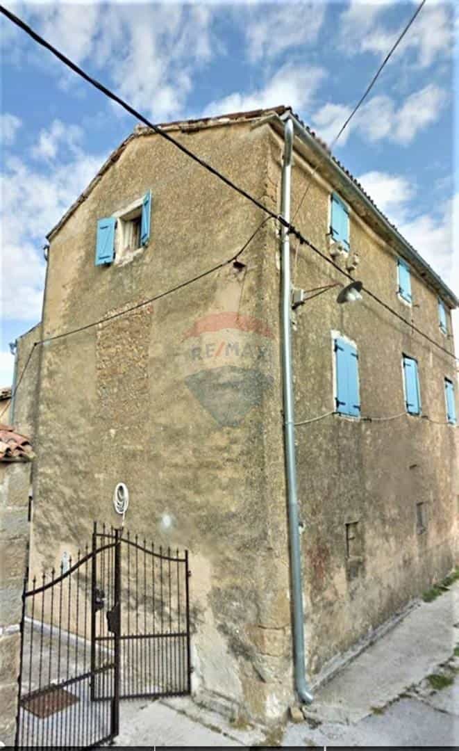 房子 在 Merišće, Istarska županija 12036155