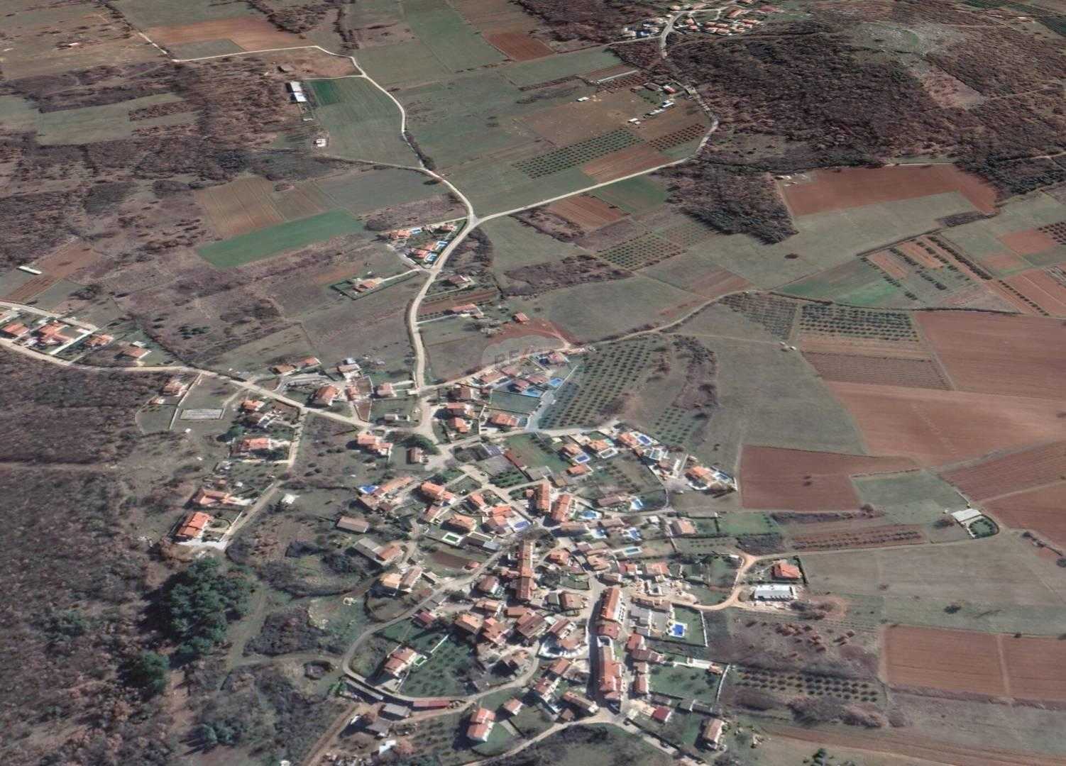 Land in Poreč, Istarska županija 12036165