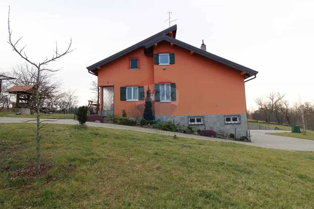 House in Sesvete, Zagreb, Grad 12036327
