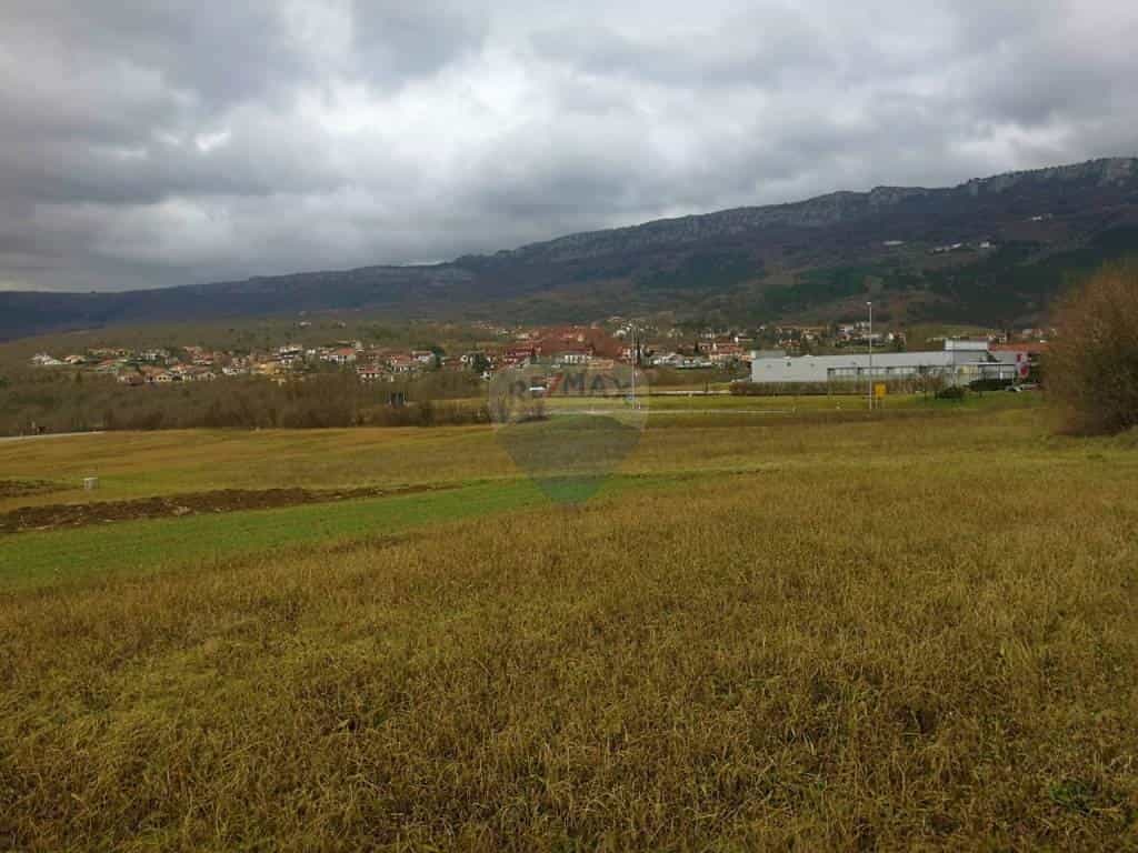 Terre dans Buzet, Istarska Zupanija 12036418