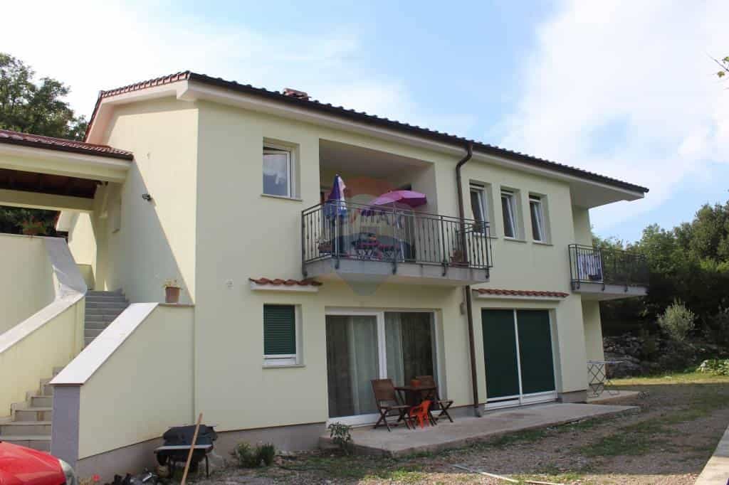 房子 在 Mihotići, Primorsko-goranska županija 12036481