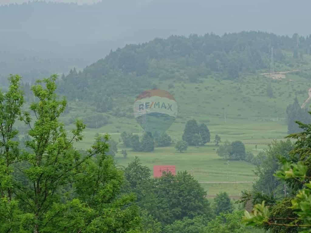 Land in Ravna Gora, Primorsko-Goranska Zupanija 12036517