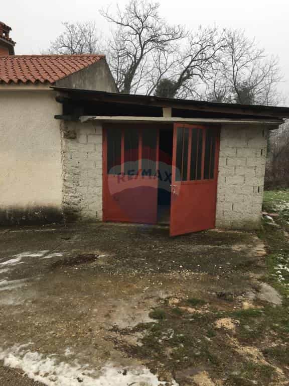 House in Novaki Motovunski, Istarska županija 12036544