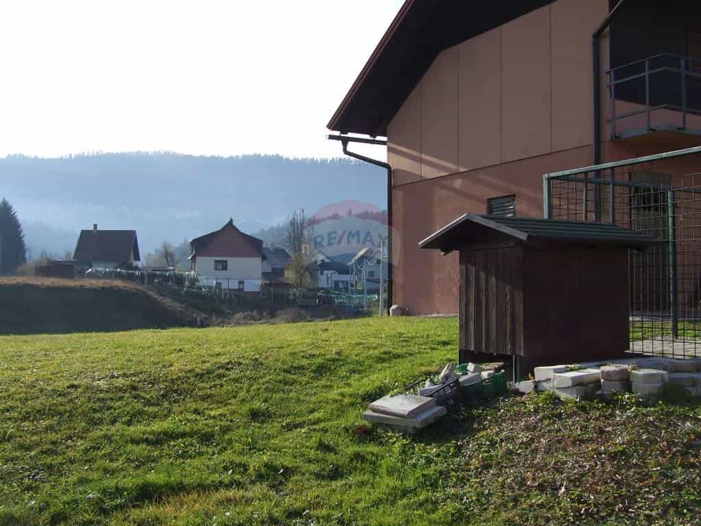 σπίτι σε Gerovo, Primorsko-goranska županija 12036656