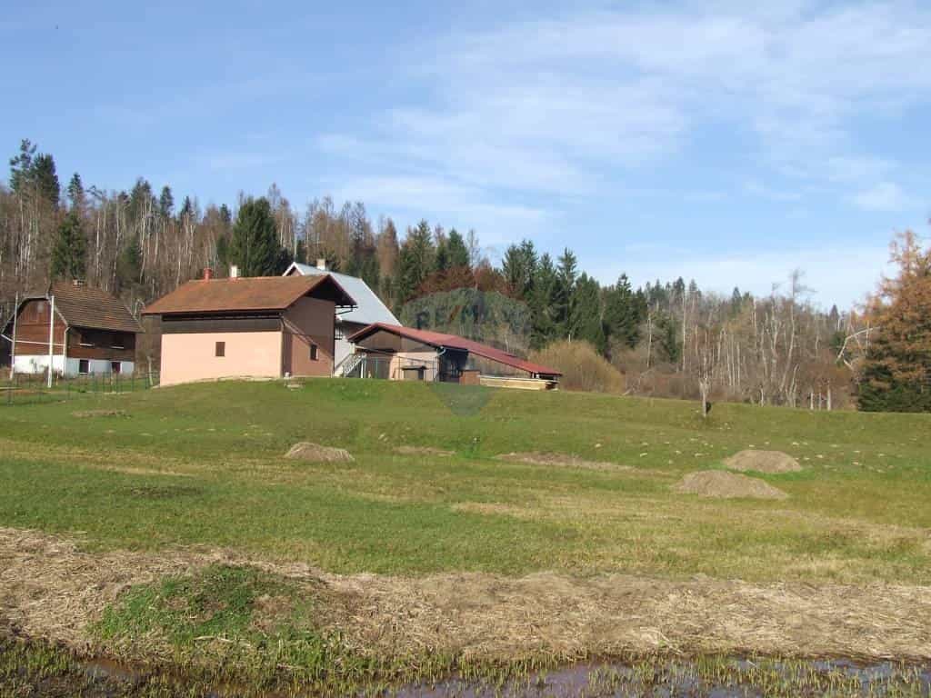 casa en Gerovo, Primorsko-goranska županija 12036656