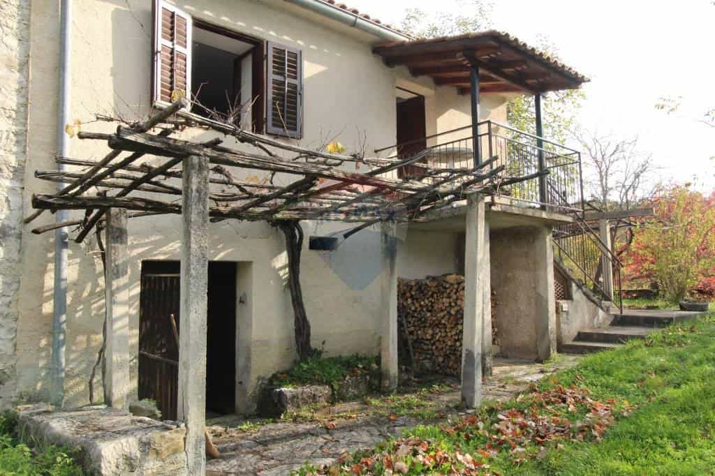 σπίτι σε Παζίν, Istarska Zupanija 12036699