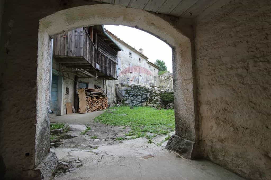 House in Lanisce, Istarska Zupanija 12036733