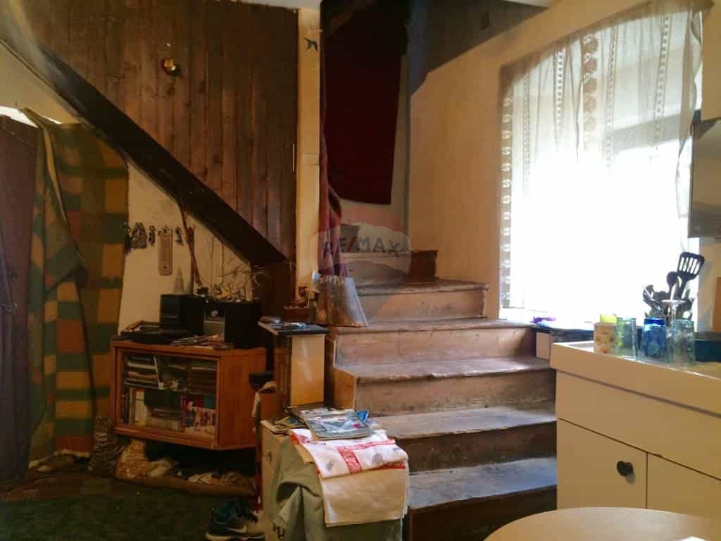 σπίτι σε Κασταύ, Primorsko-Goranska Zupanija 12036785
