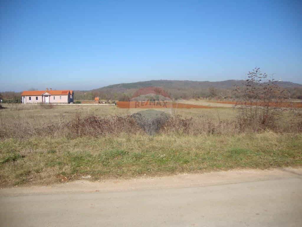 Tierra en Sveti Lovrec Pazenaticki, Istarska Županija 12036843