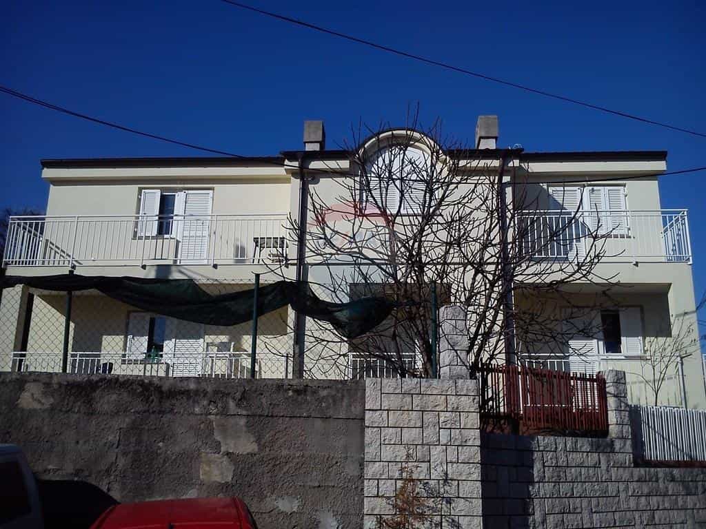 Huis in Matulji, Primorsko-Goranska Zupanija 12036861