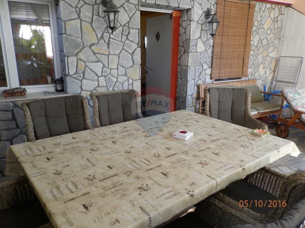 casa en Šilo, Primorsko-goranska županija 12036915