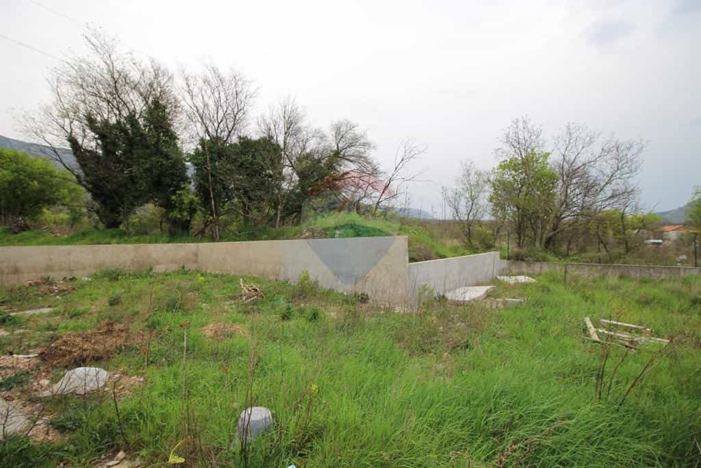 الأرض في Klanfari, Primorsko-Goranska Zupanija 12037018