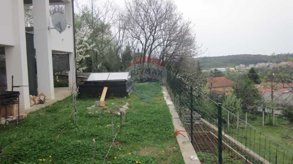 σπίτι σε Cavle, Primorsko-Goranska Zupanija 12037029