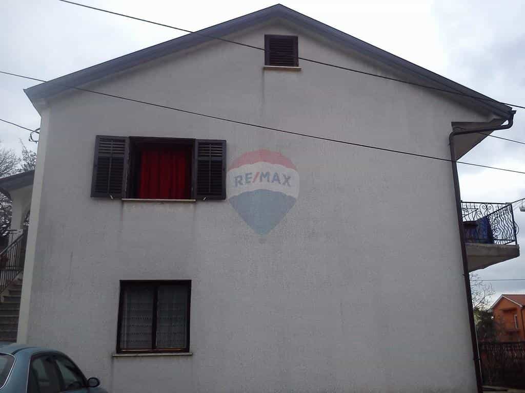 房子 在 馬圖爾吉, 濱海邊疆區-山區祖帕尼婭 12037030